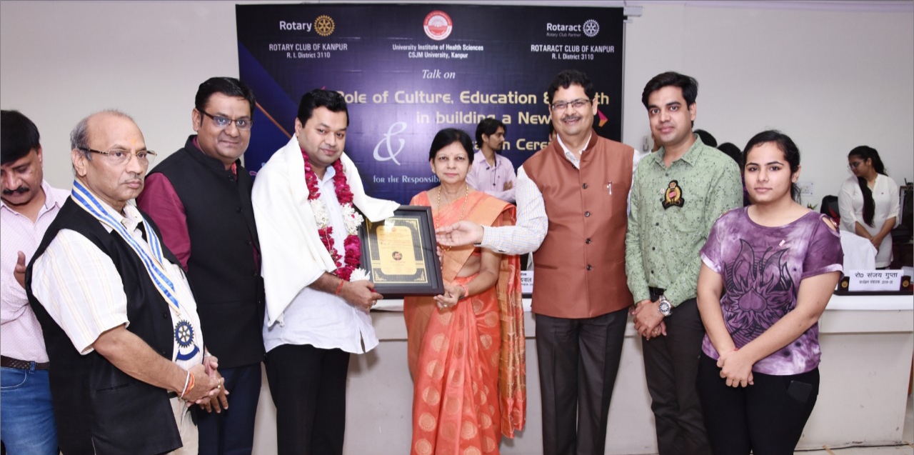 Dr. S.K. Agrawal, felicitated by Prof. Neelima Gupta, Vice Chancellor, CSJM University and eminent Rotarians on 26th Sept. 2019